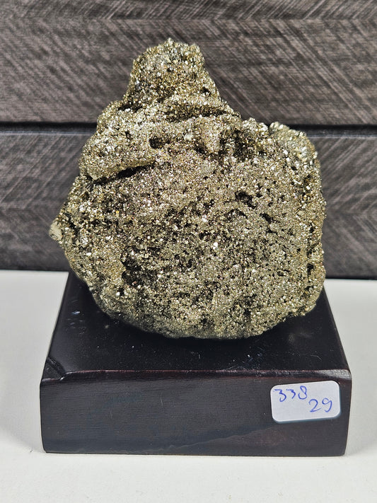 Pyriet op houten basis 338 gram