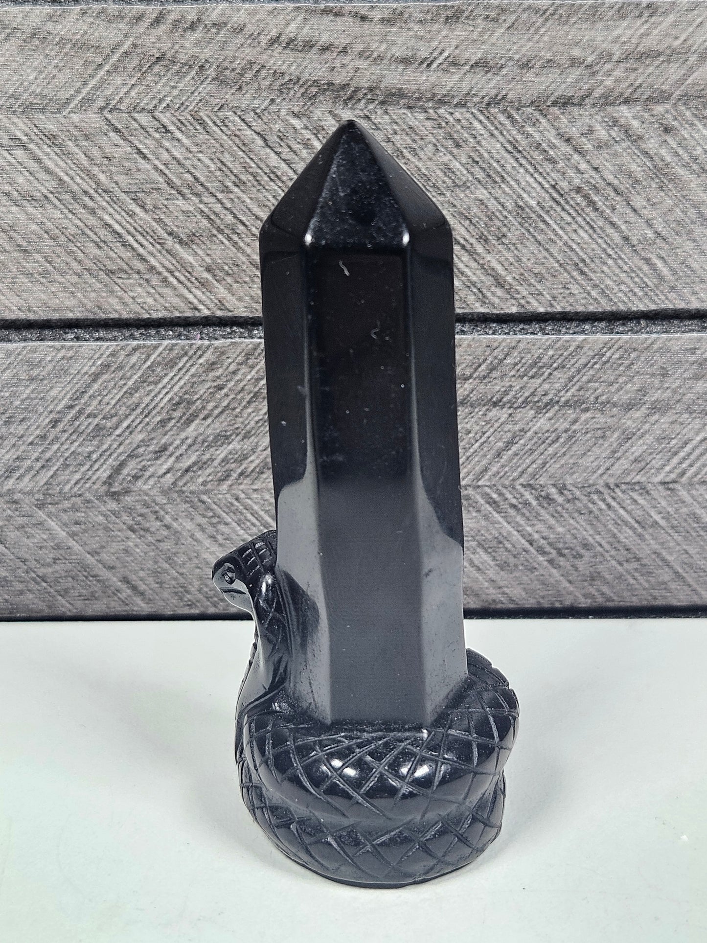 Obsidiaan Toren met Slang 70 gram
