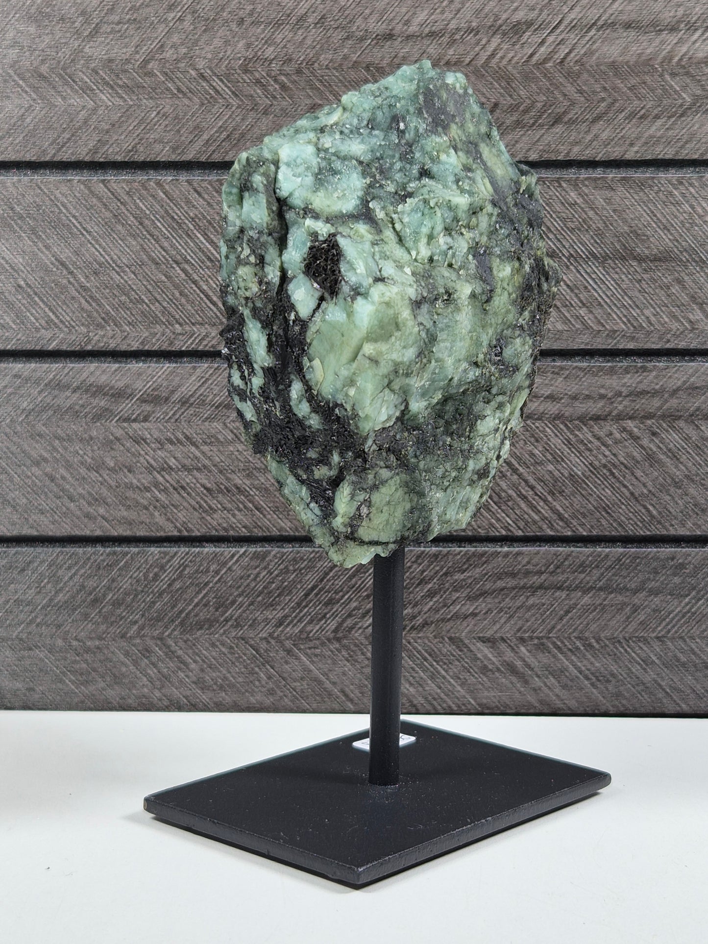 Emerald Ruw op standaard 504 gram
