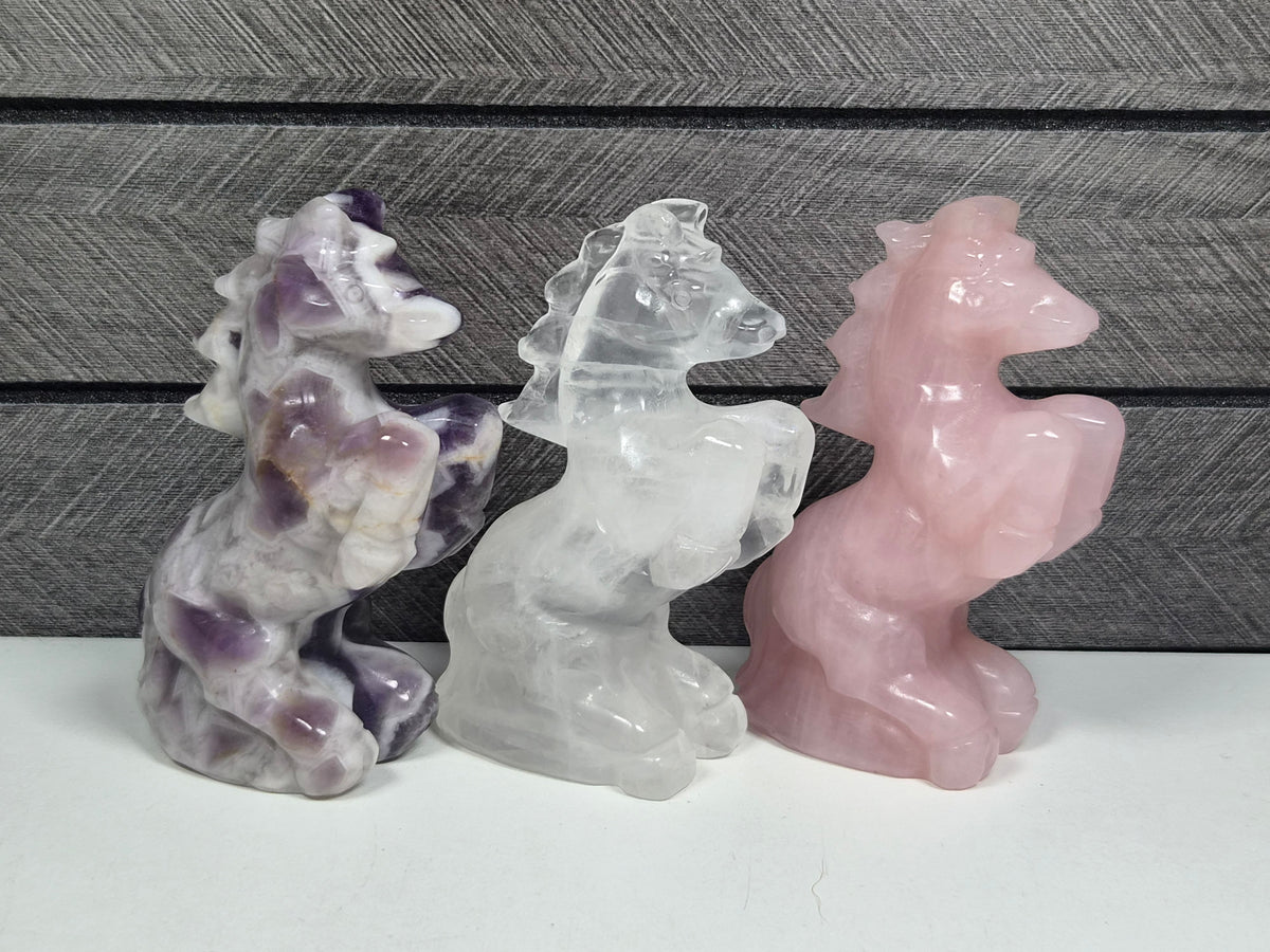 BergKristal/Dream Amethist/Rozenkwarts Gouden Driehoek Paarden Set