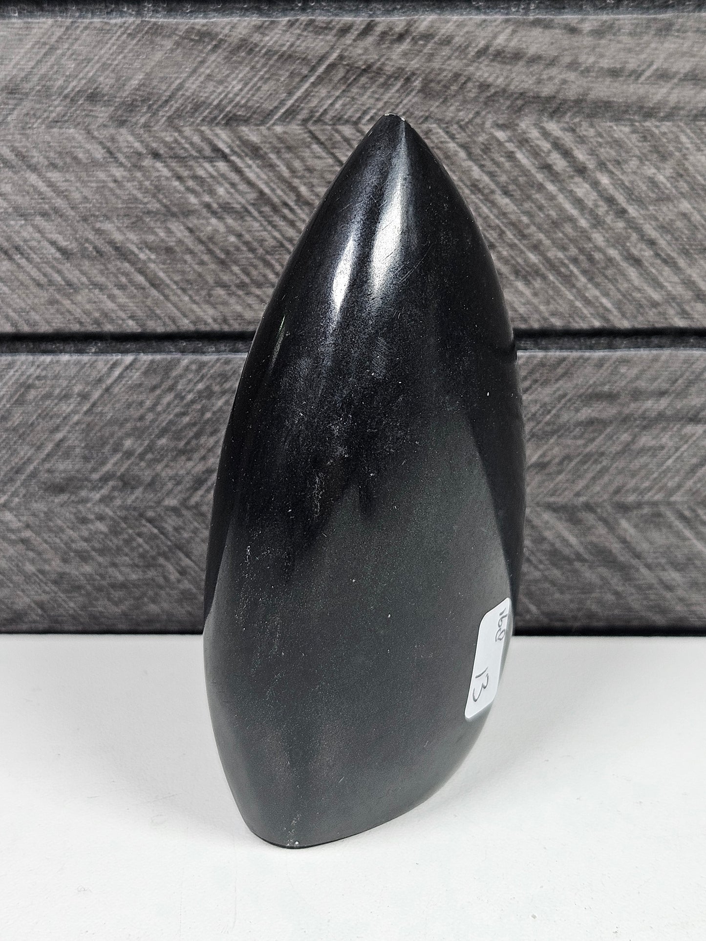 Schwarze Turmalinskulptur 168 Gramm