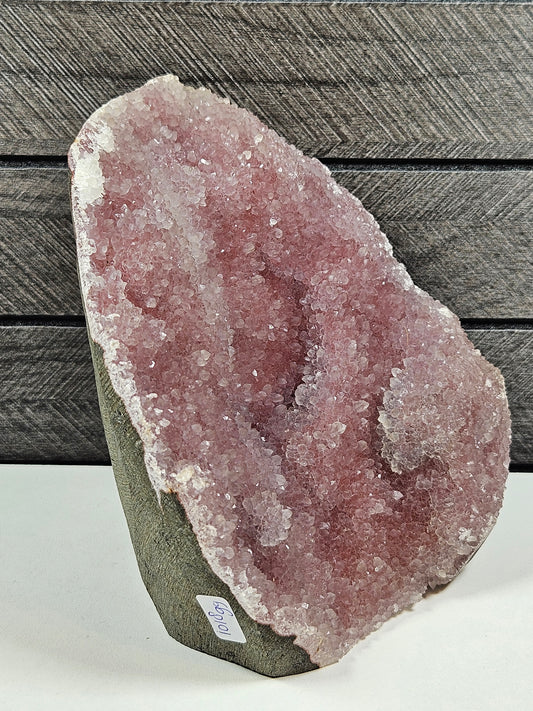 Roze chalcedoon op standvlak 1018 gram