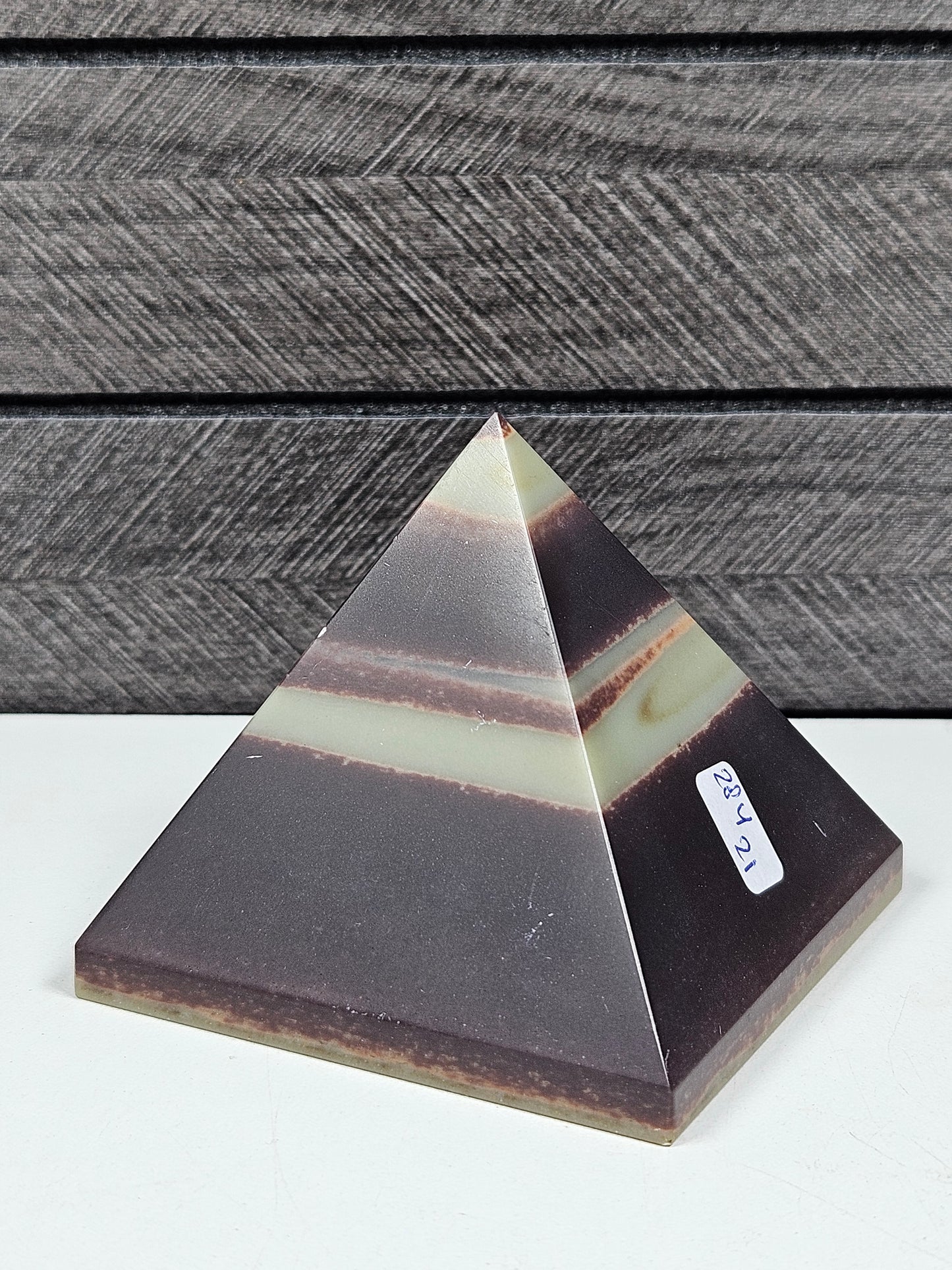 Purple Robe Jade Piramide 284 gram