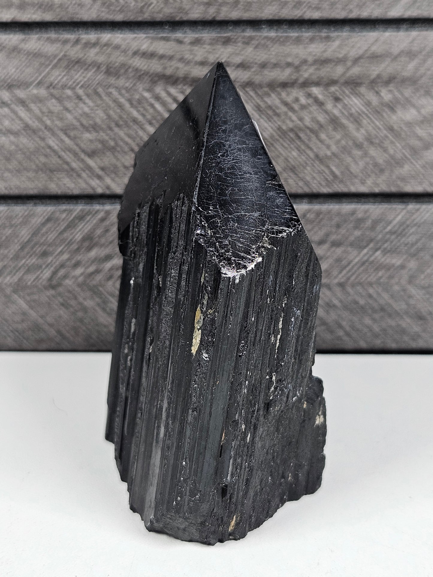 Zwarte toermalijn toren 426 gram