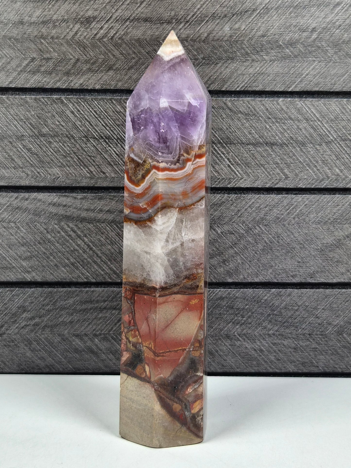 Amethist met Crazy Lace Toren 360 gram