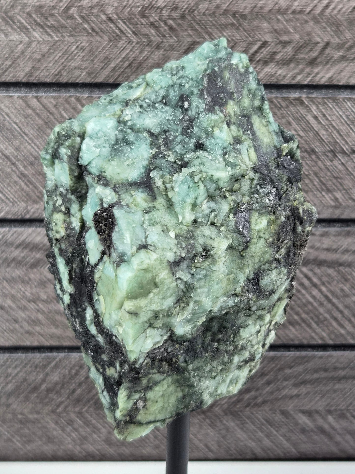 Emerald Ruw op standaard 504 gram