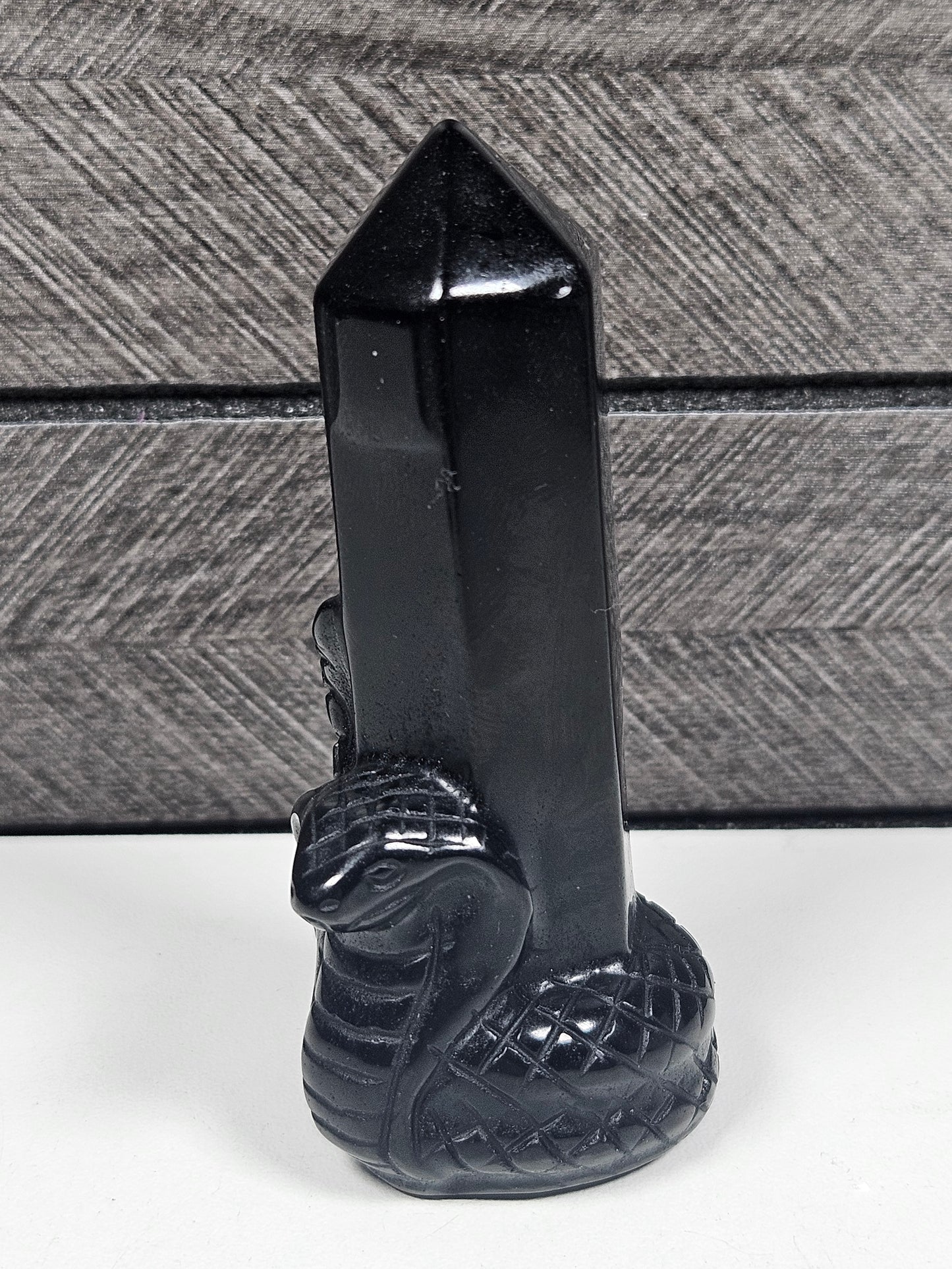 Obsidiaan Toren met Slang 70 gram