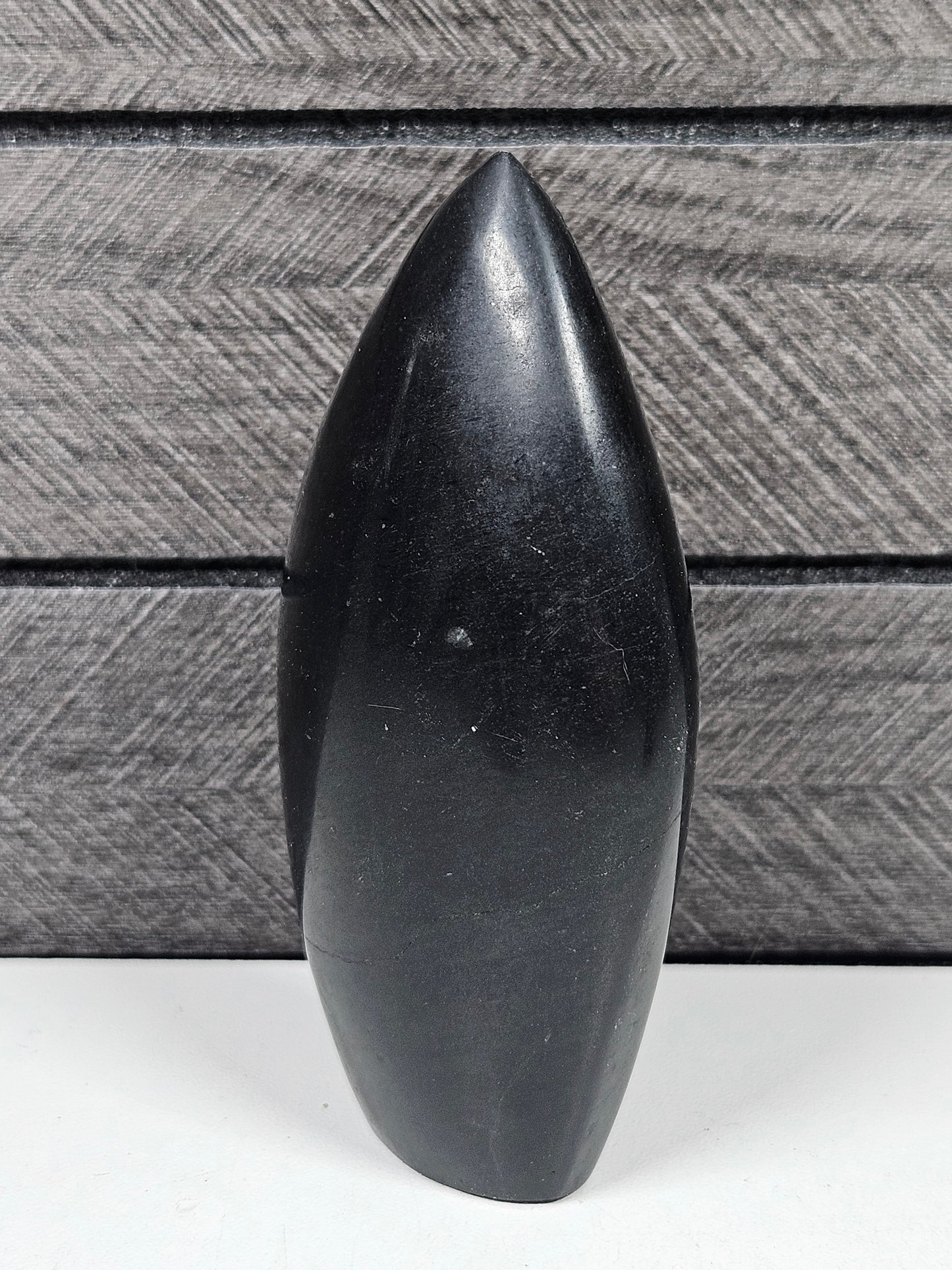 Schwarzer Turmalin Skulptur 144 Gramm