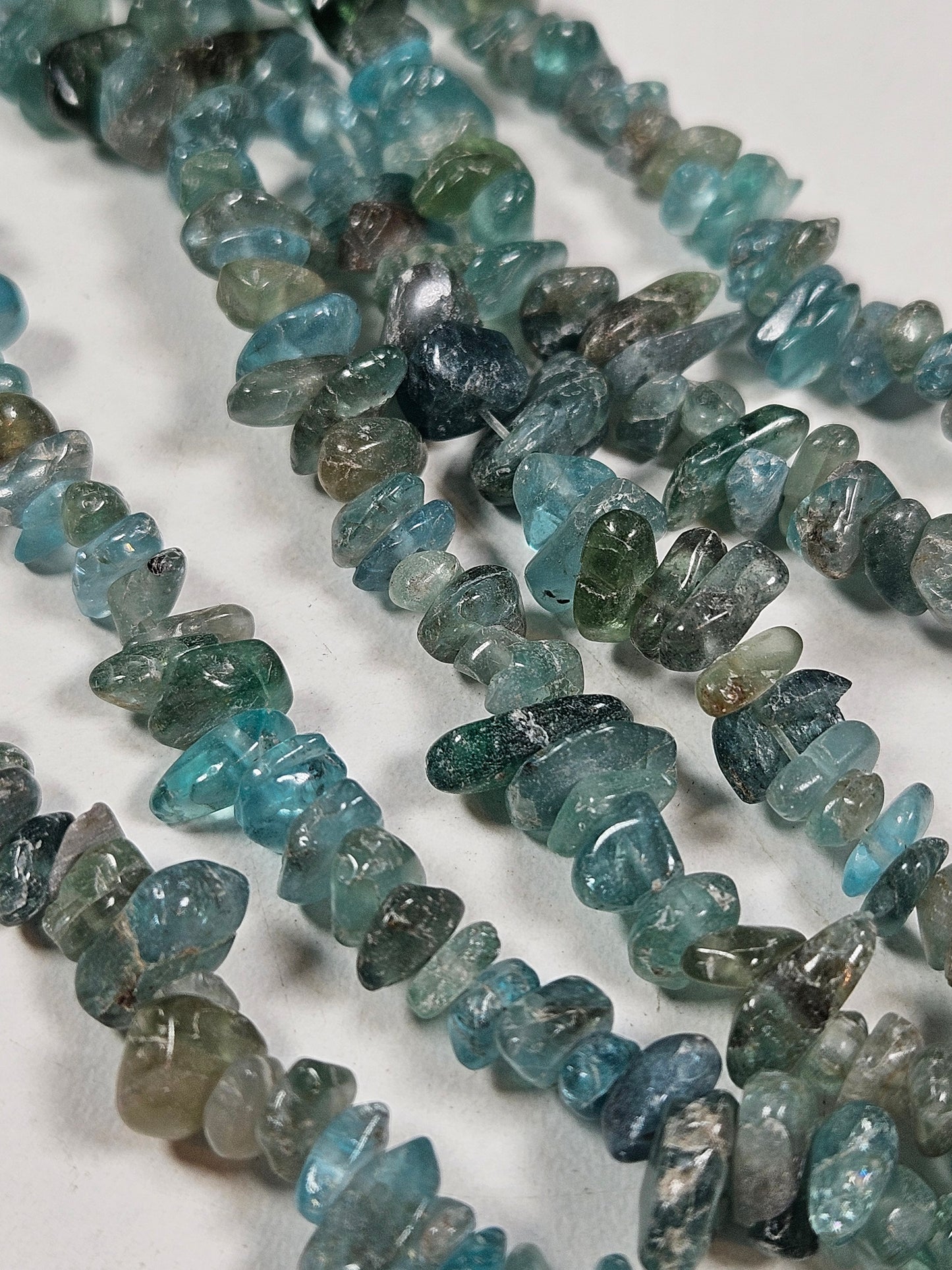 Blauwe Apatiet (helder) kralenstreng chips 6mm