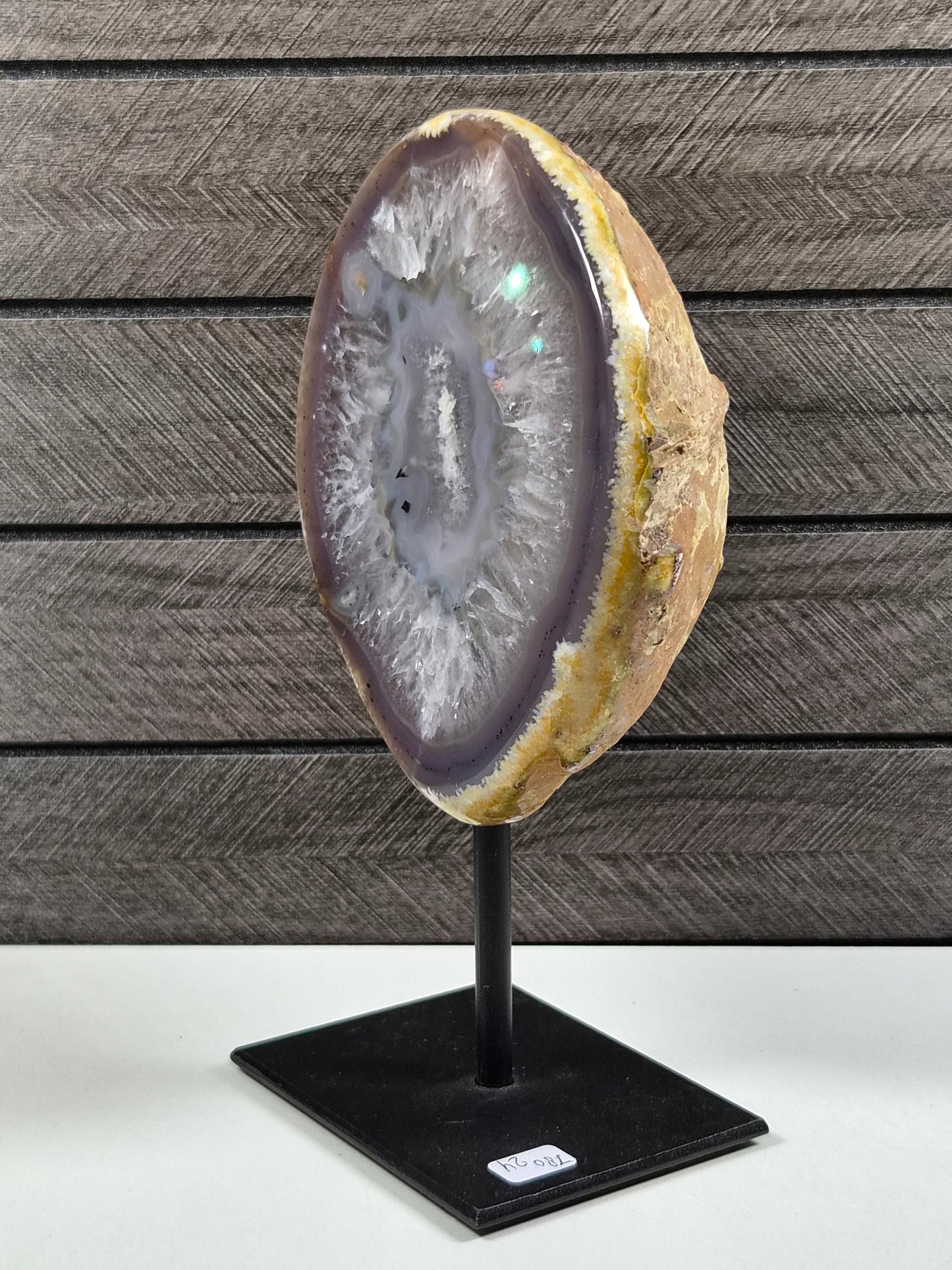 Agaat Geode op standaard 780 gram