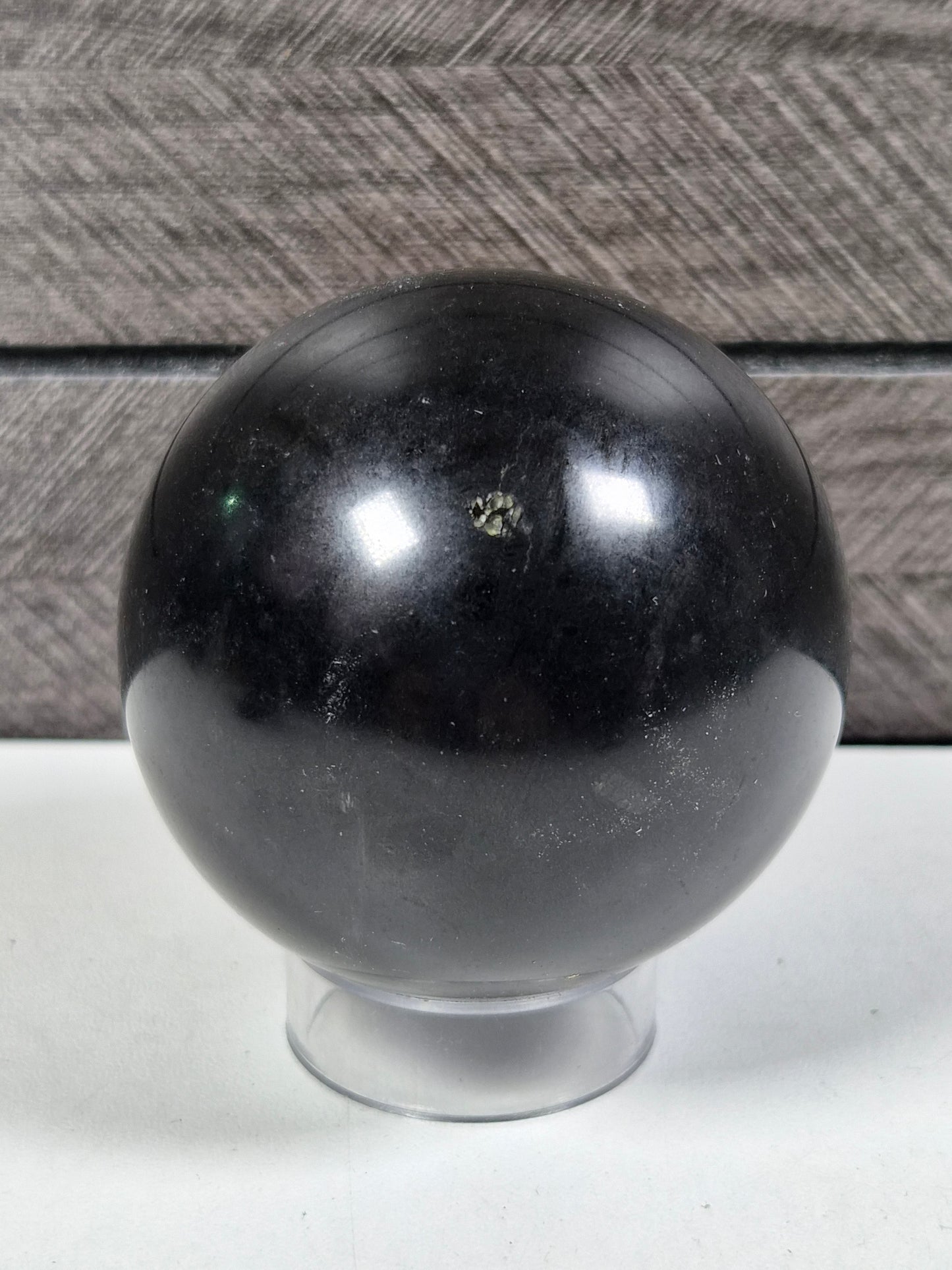 Zwarte Toermalijn bol 318 gram