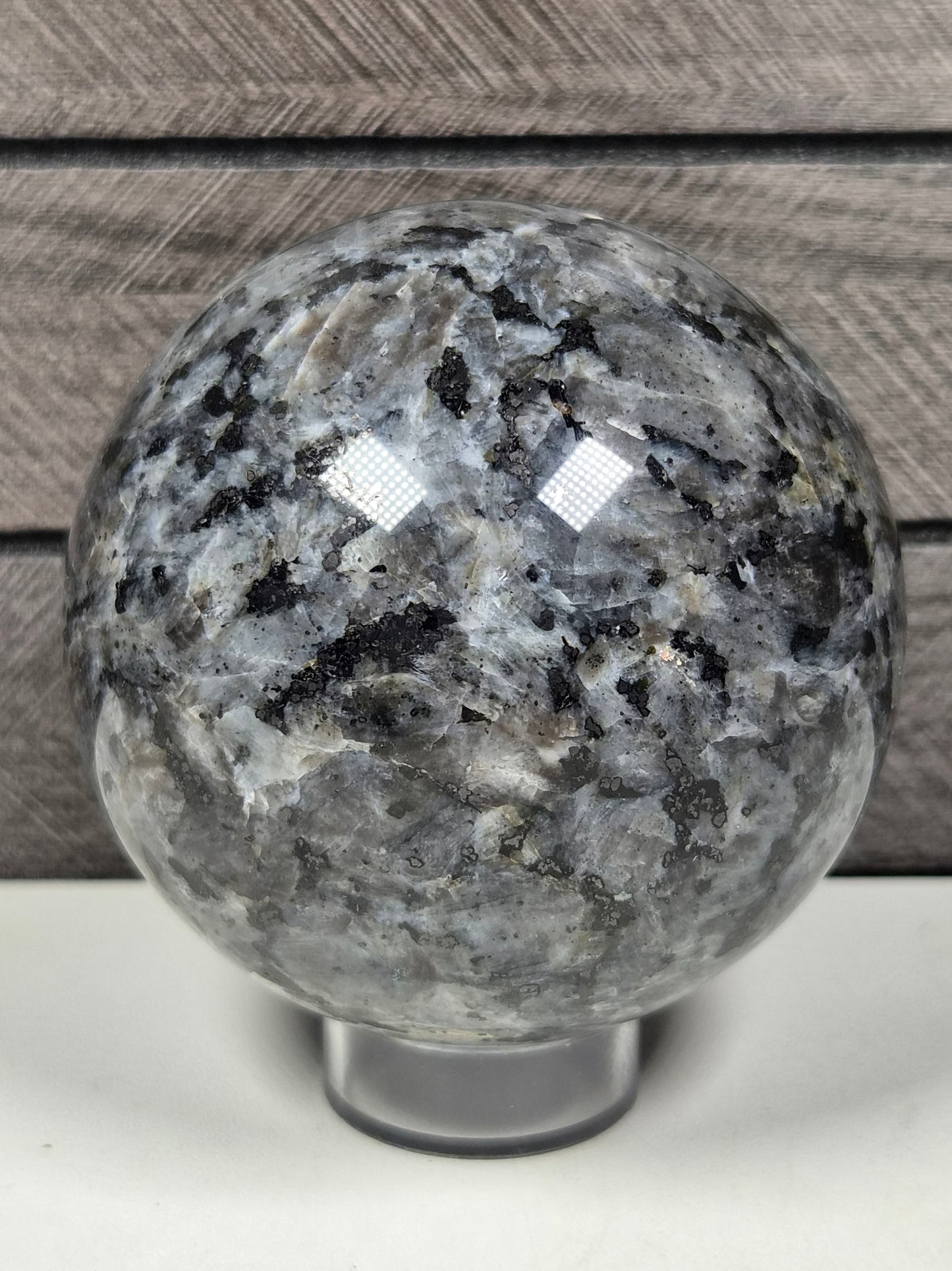 Larvikiet bol 732 gram