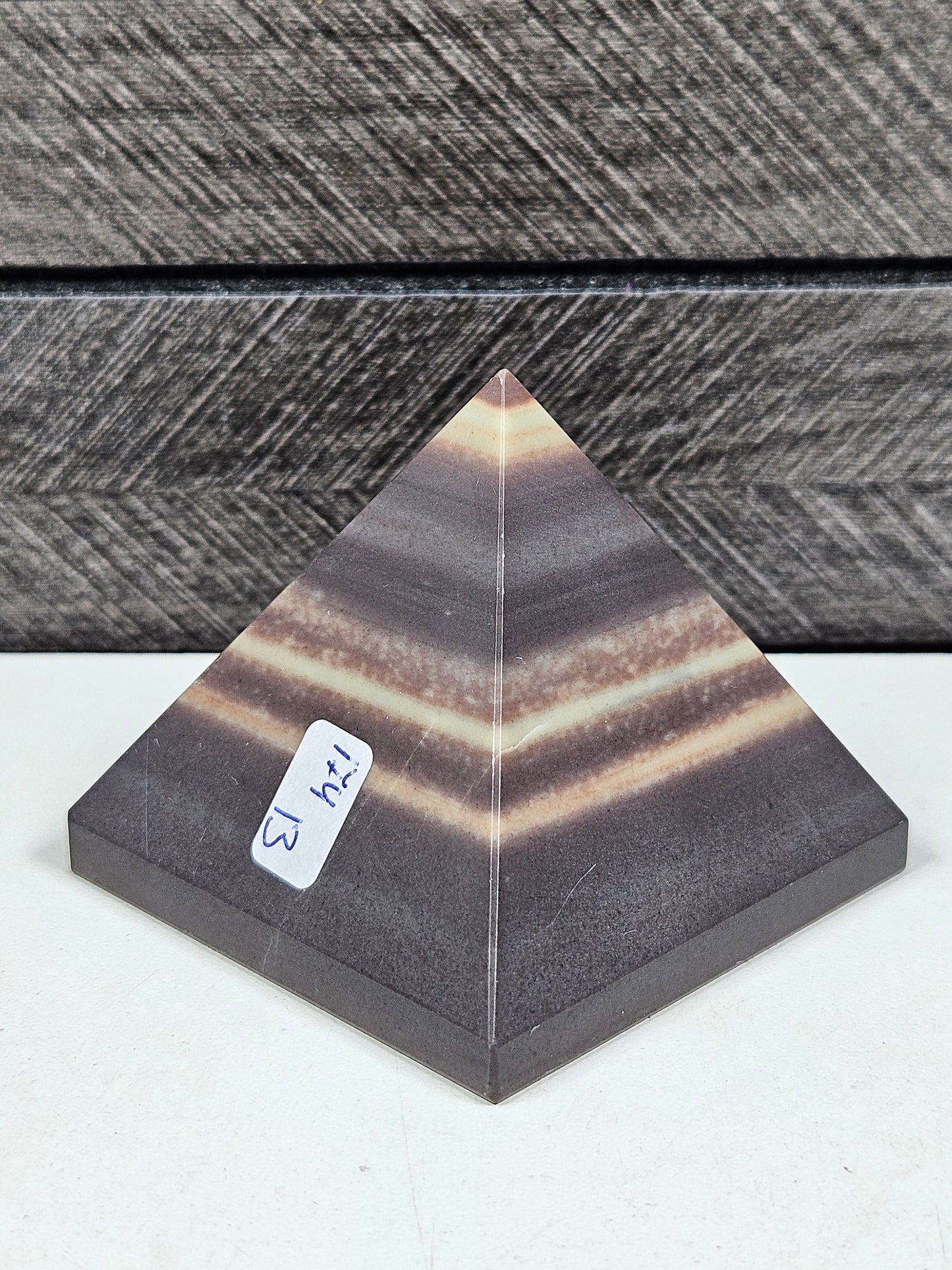 Purple Robe Jade Piramide 174 gram