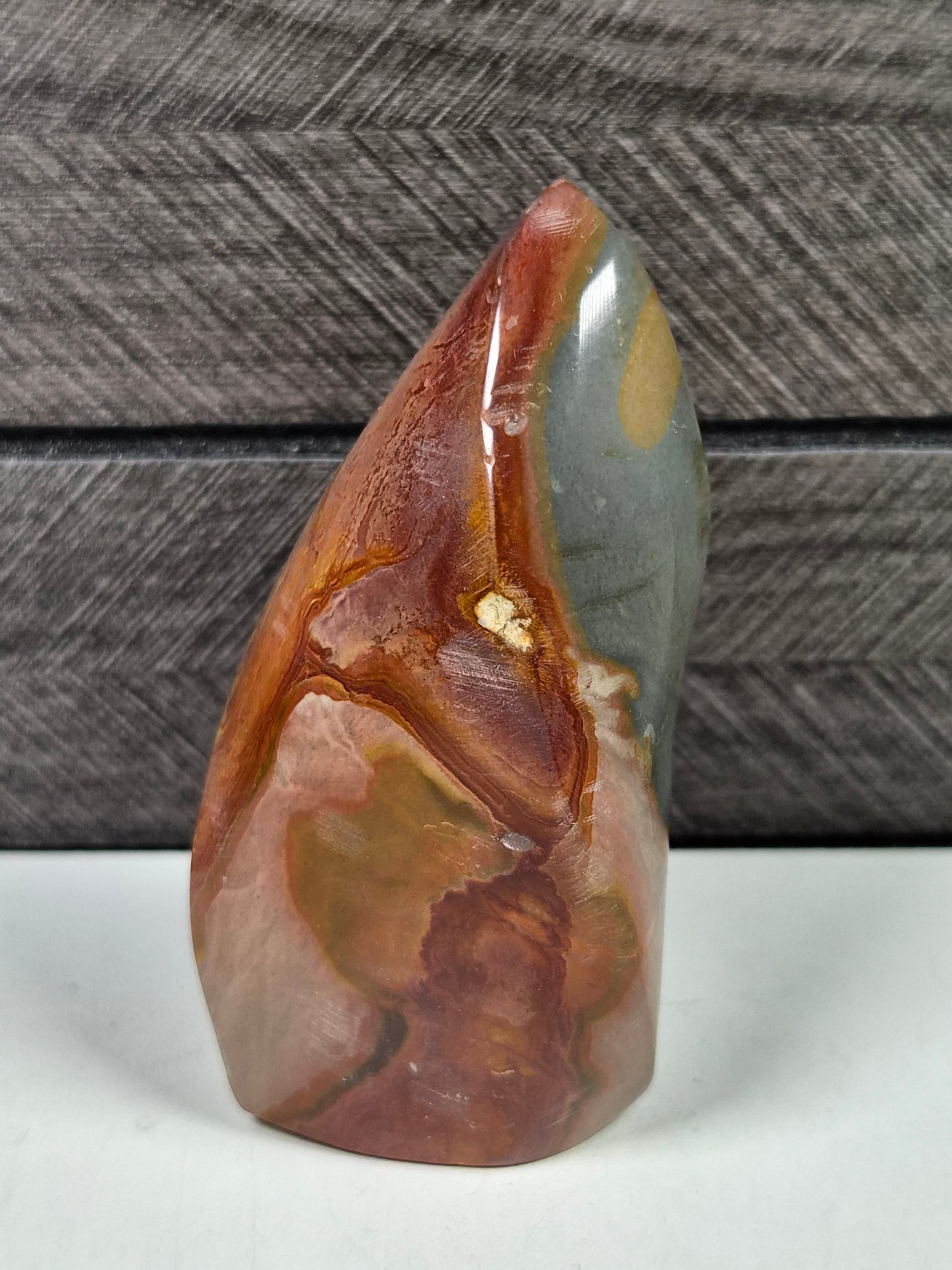 Polychroom Jaspis sculptuur 144 gram