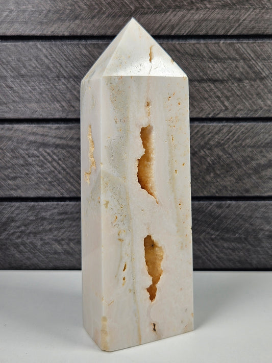 Witte calciet toren 316 gram