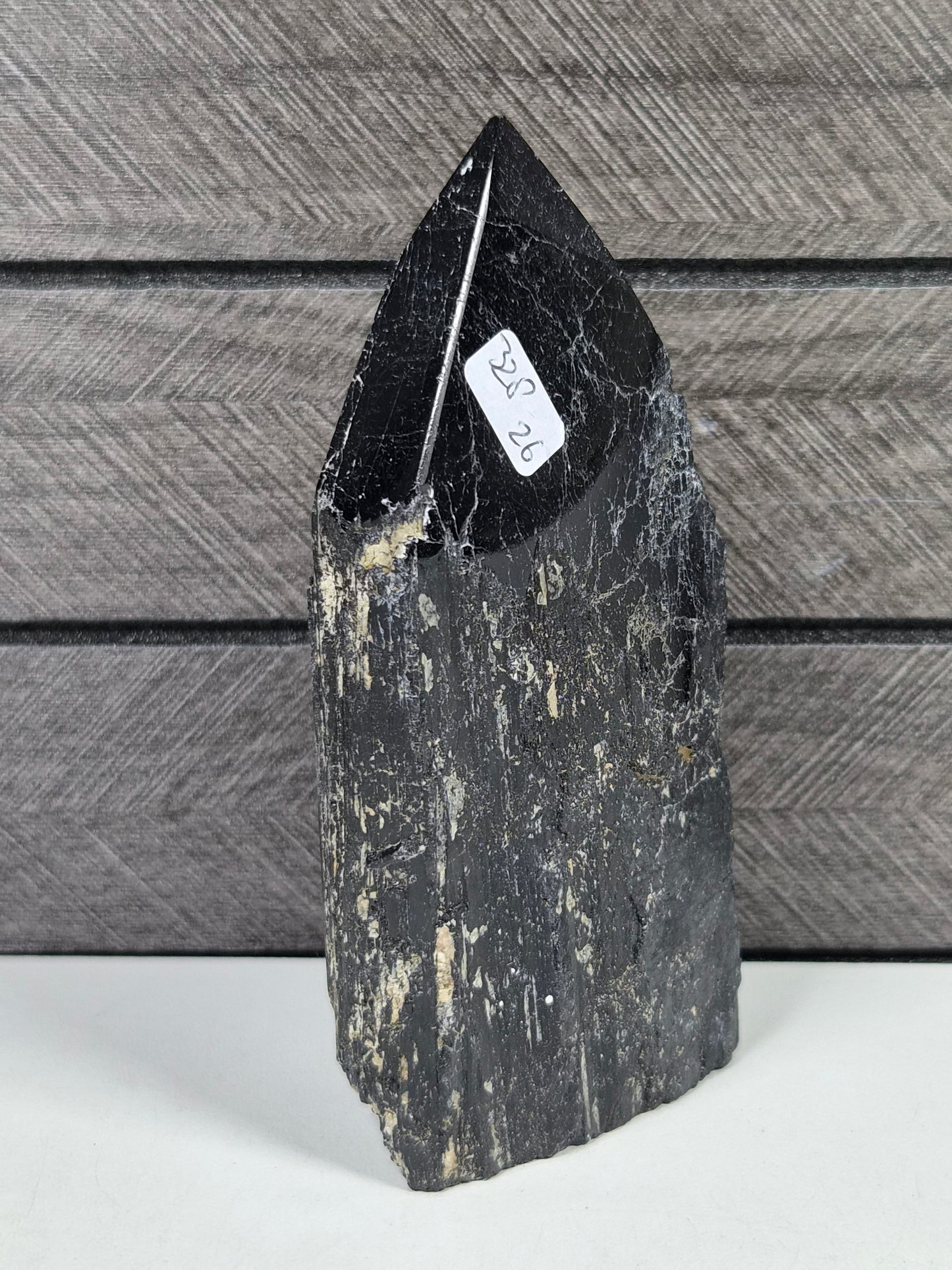 Zwarte Toermalijn toren 328 gram