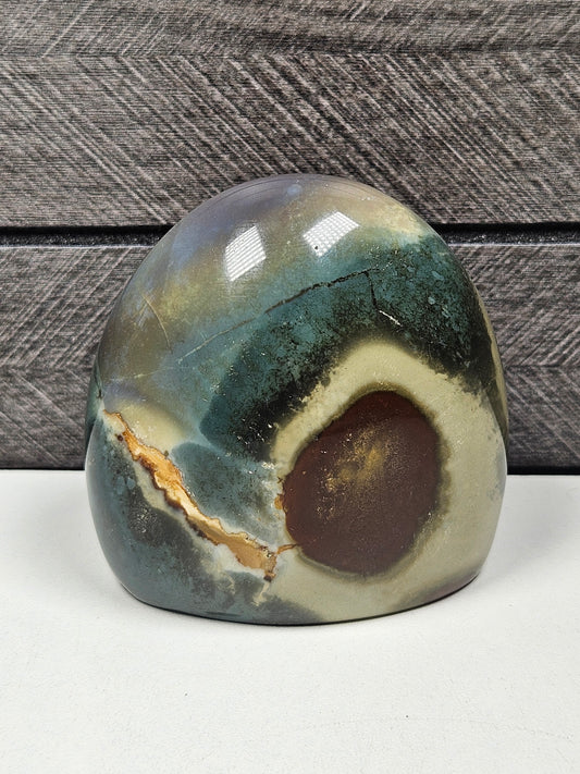 Polychroom Jaspis sculptuur 228 gram